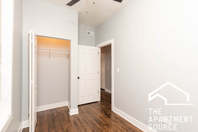 Photo - 1918 N Wilmot Ave Unit 3R