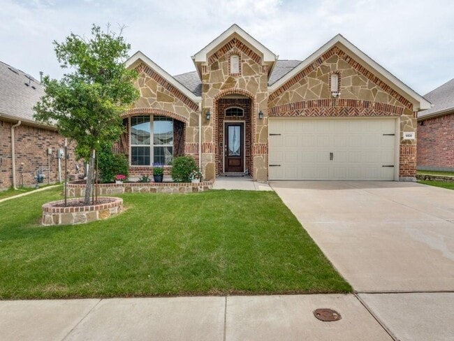 Building Photo - Spacious Living, Resort-Style Amenities & Room for Everyone in Copper Creek!