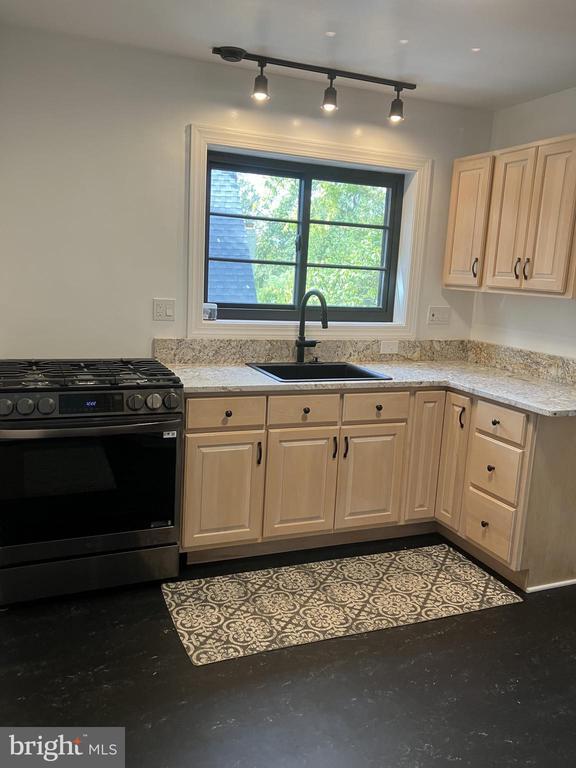 Photo - 6008 Bryn Mawr Ave