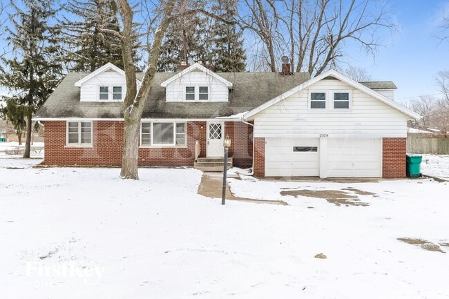 Building Photo - 2524 Golfview Dr