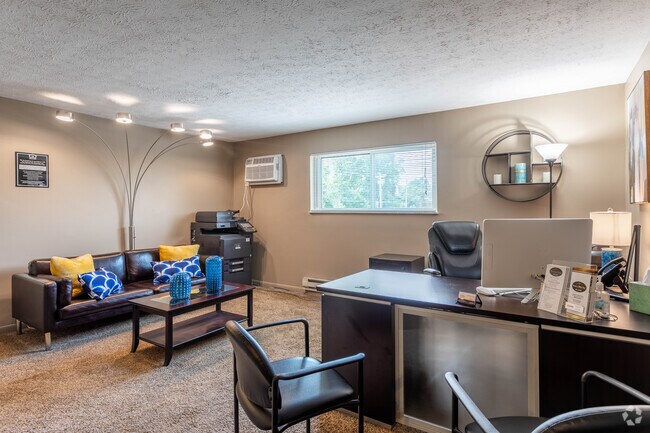 2 Br, 1 Ba - 850 SF