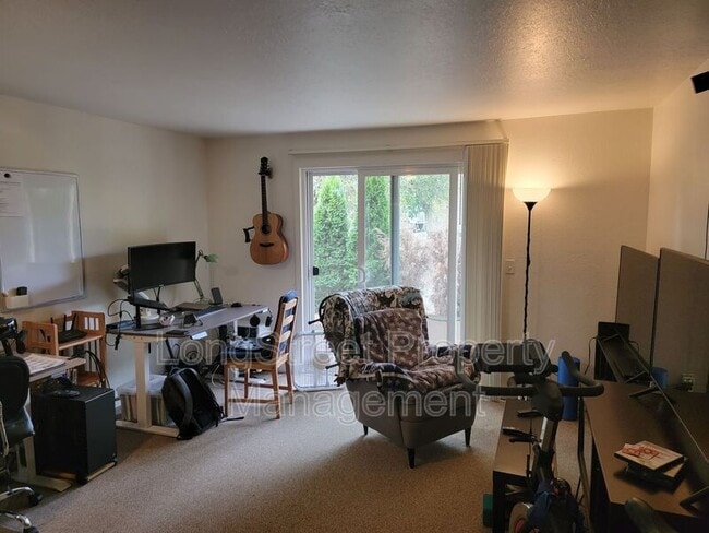 Photo - 654 SW 7th- Unidad 7