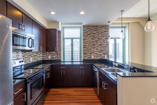 2BR, 2.5BA - 1,958 SF