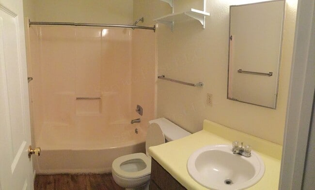 Photo - Greenfield Apartments Unit 10