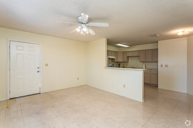 3BR, 1BA - 887SF