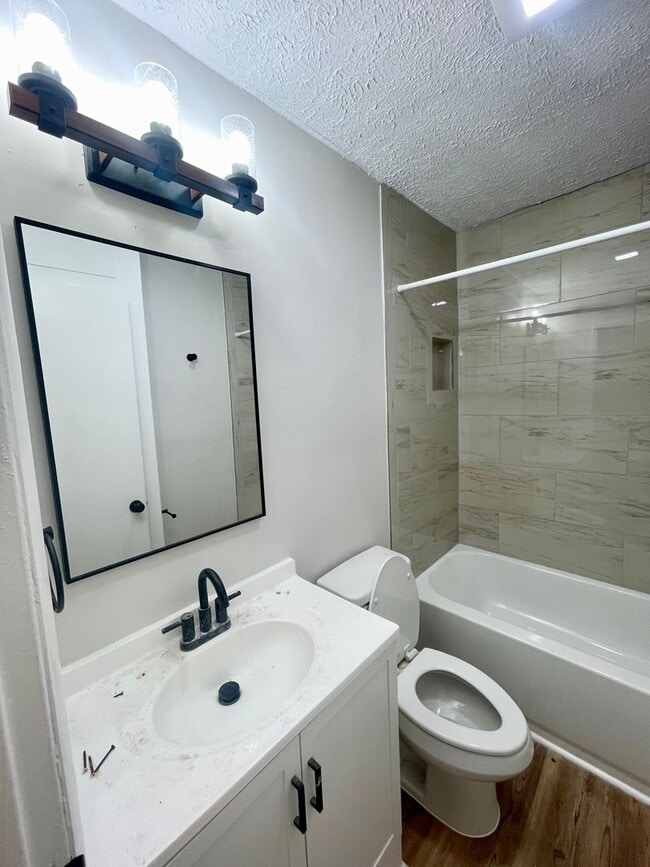 Photo - 1 Bedroom/1 Bath Duplex Unit Available for Rent in Brandon!