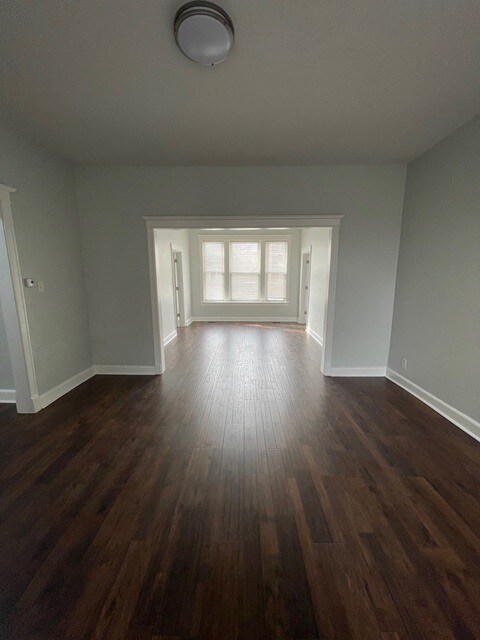 916 W 68th St