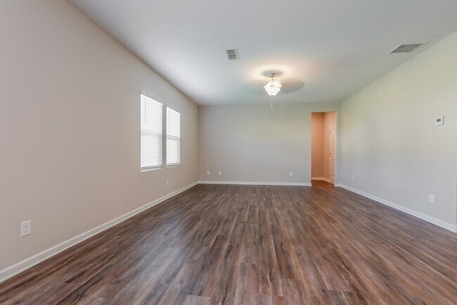 Photo - 3775 Place Dr