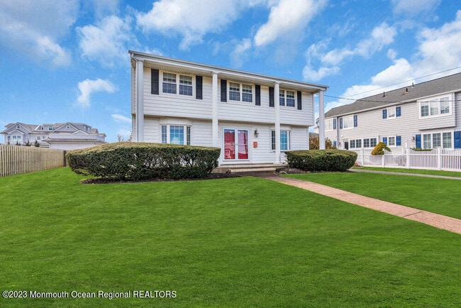 7 Howell Ave