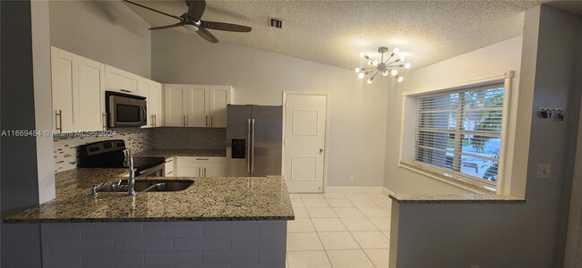 Photo - 10539 Country Club Ter