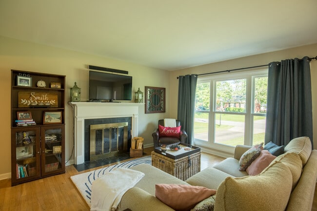 Photo - 4311 Kinloch Rd