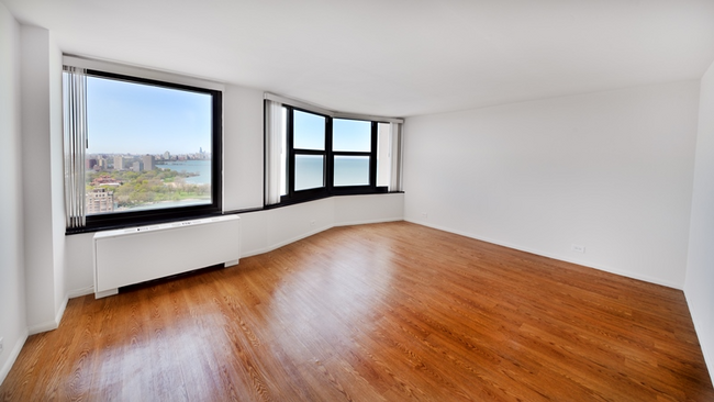 Photo - 7447 S South Shore Dr Casa