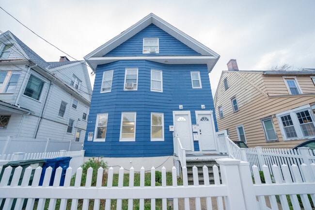 Building Photo - 145 Lenox Ave Unit 1