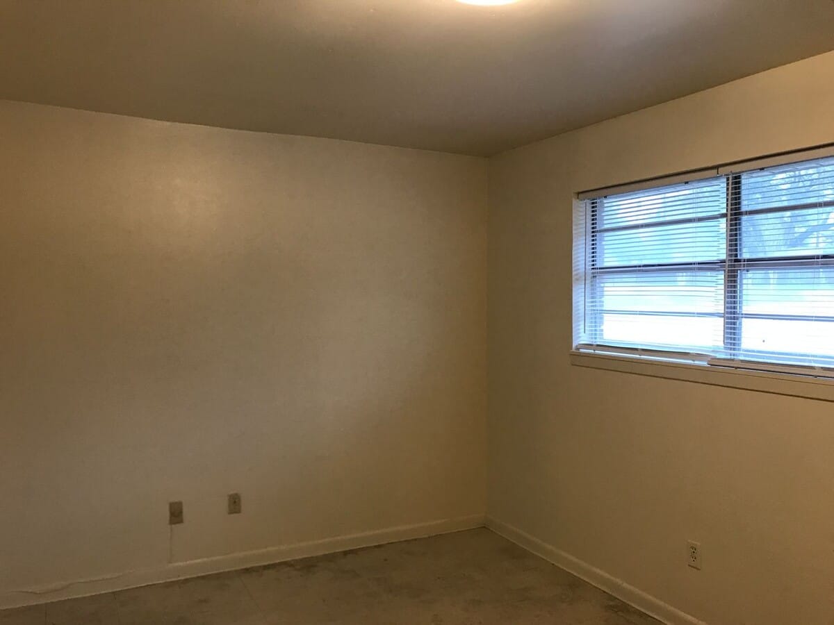 Photo - 911 - G College Drive - Pineville