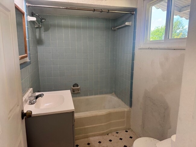 Photo - Robert E Lee Unit 2