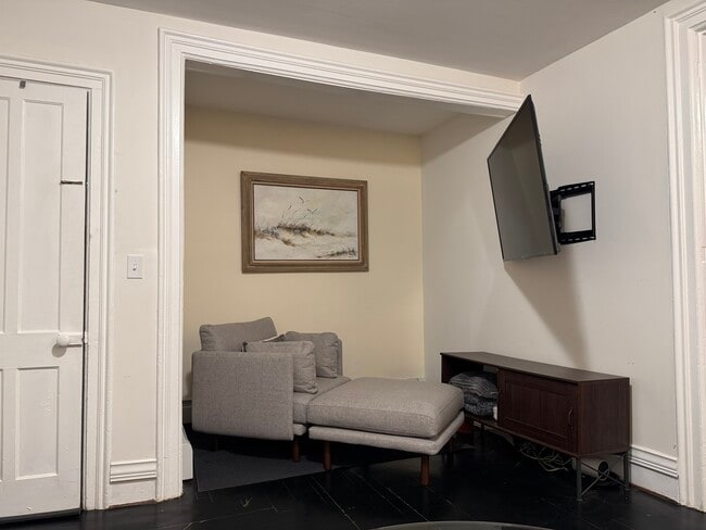 Living Room Nook - 813 19th St Unit #1