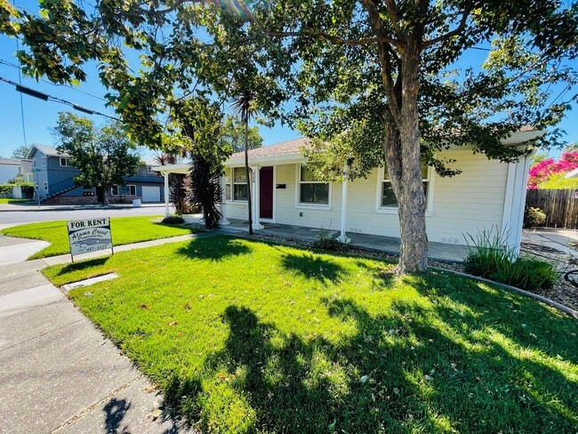 Photo - 324 Stevenson St