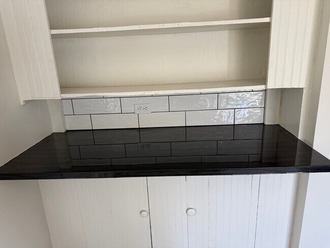 Photo - 100 Brook St Unidad 2