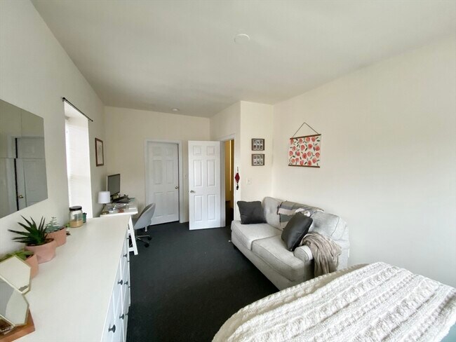 Photo - 546 Columbus Ave Unit 3R