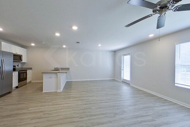 Photo - 4746 Malay Cir