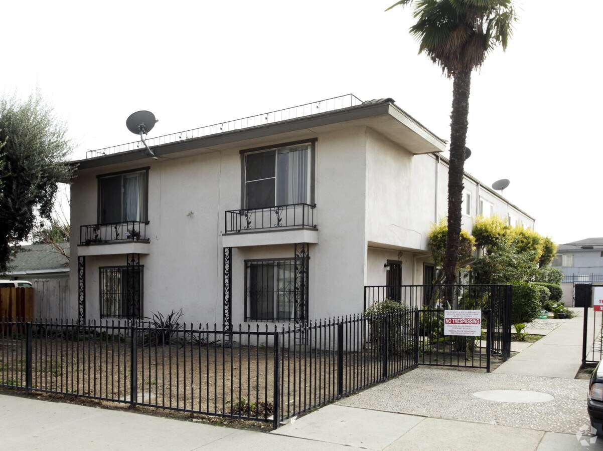 Photo - Olive Manor Apartments