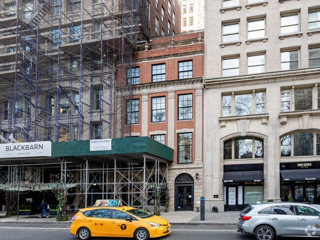 Photo - 21 E 26th St