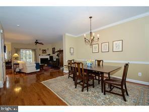 Photo - 1204 Derry Ln