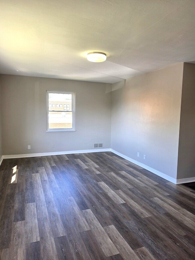 Photo - 829 Uhrig Ave Unit 4