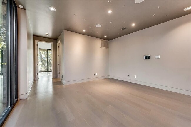 Photo - "Luxurious 3-Bed Oasis with 5 Full Baths in Prime Dallas Location - 4,666 Sq Ft of Elegance!"