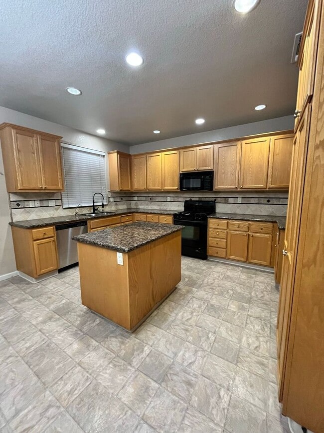 Photo - Beautiful 4 Bedroom 2.5 Bath home in Turlock