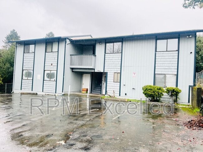 Building Photo - 16006 34th Ave S Unit #4