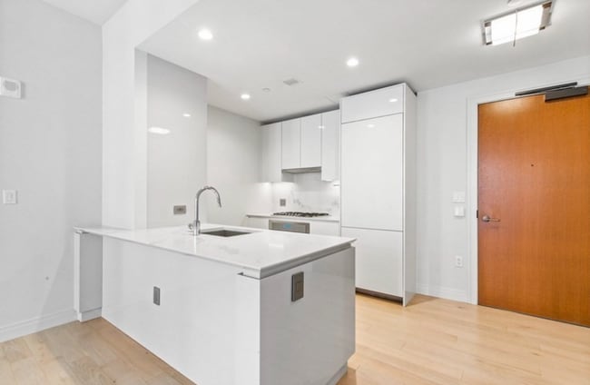 Photo - 135 Seaport Blvd Condo Unit 532