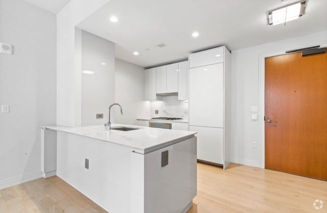 Building Photo - 135 Seaport Blvd Unit 532 Rental