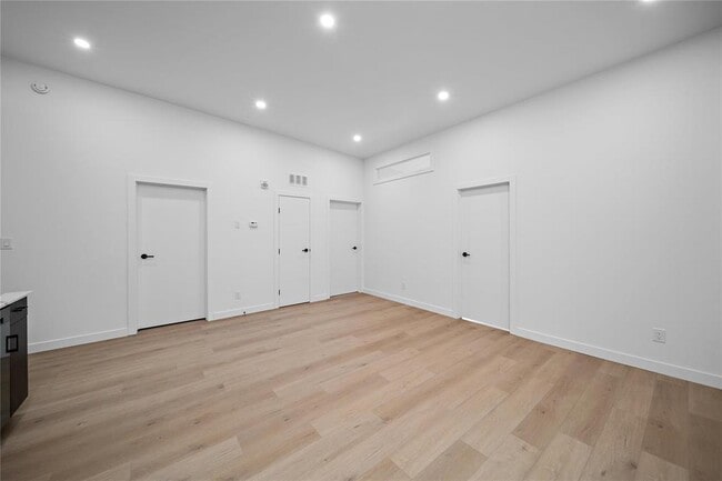 Photo - 287 Hamilton St