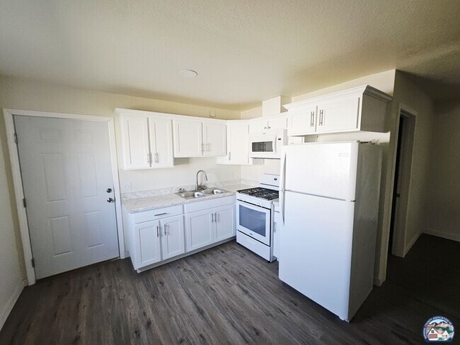 Building Photo - 809 Rose Ave Rental