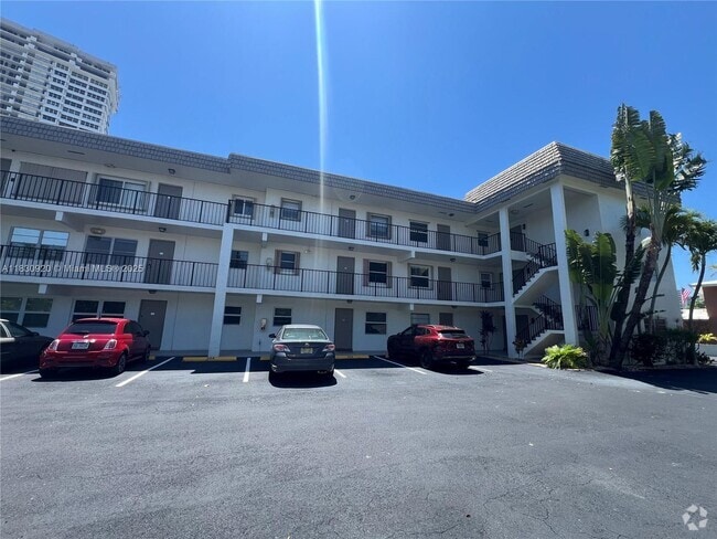 Building Photo - 4143 N Ocean Blvd Unit 303 Rental