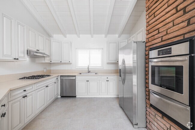 3BR, 2BA - 1,650SF - Kitchen