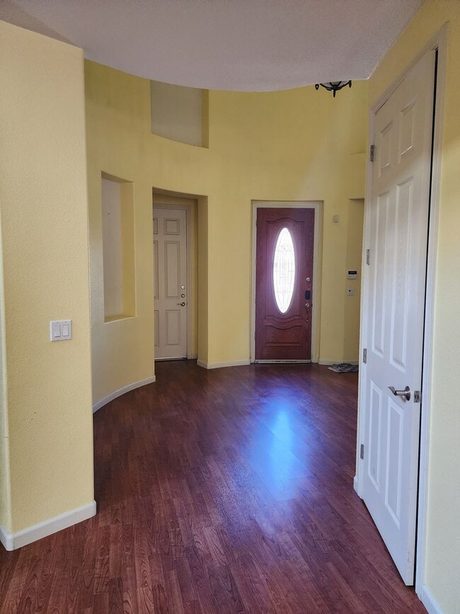 Photo - 5 Bedroom 3 Bathroom with 3 car Garage in the Sylvan School District