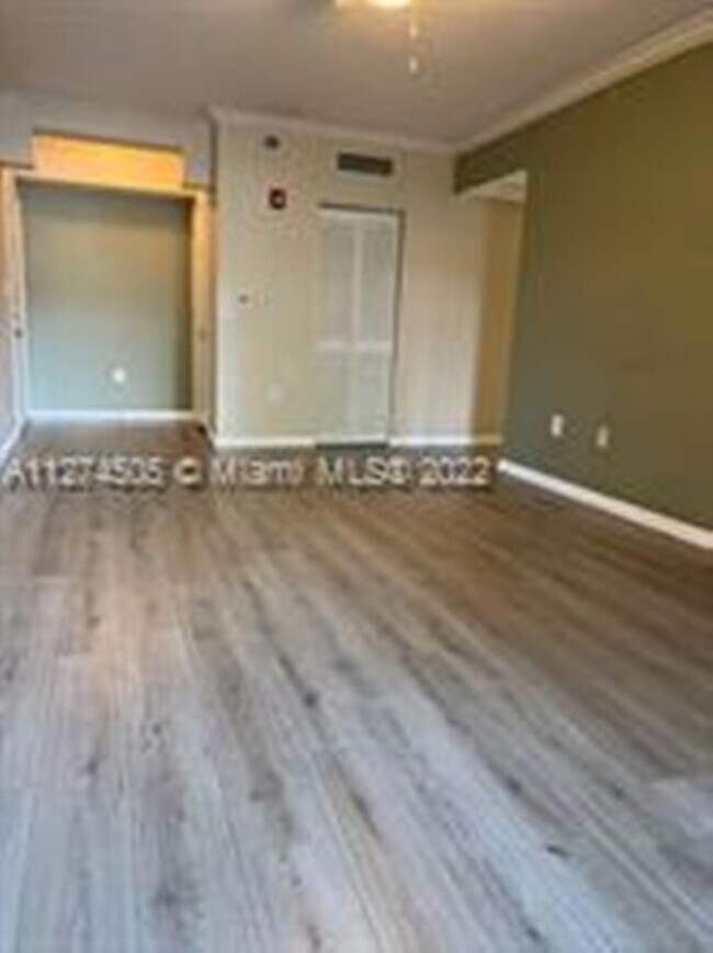 Photo - 101 SW 117th Ave Unidad 107