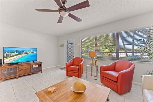 Building Photo - 1088 Harwood F Rental