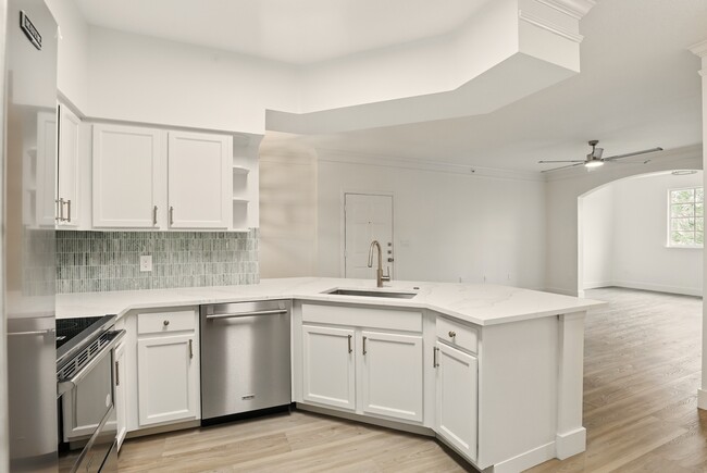 Large Open Floor Plan - 9845 Baywinds Dr Unit 6203