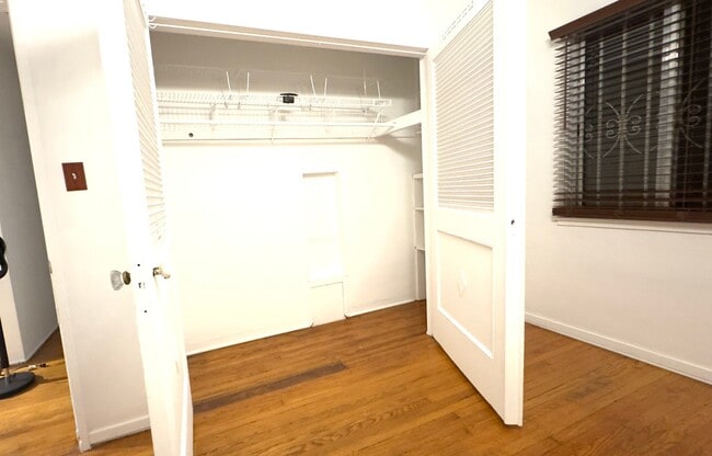 878 Warren Ave Unit 3