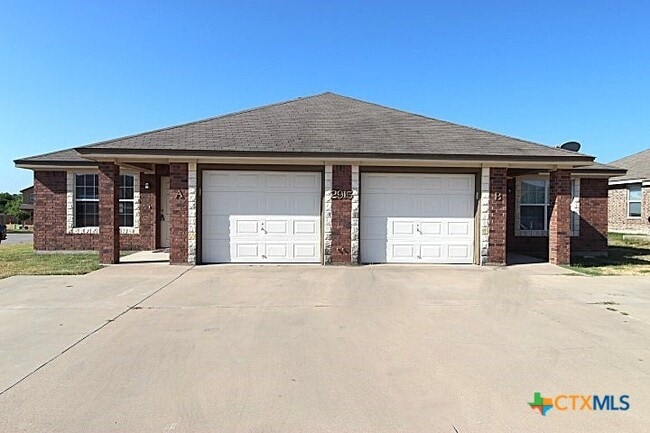 Building Photo - 2915 Sunflower Trail Rental