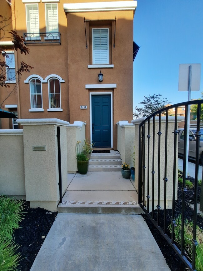 Approach to front door - 1764 Camino Real Way