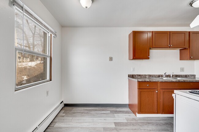 McCarron's View Apartments