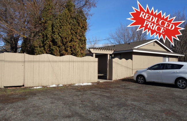 Building Photo - 111 W 12th Ave Unit #3