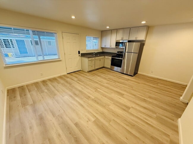 Photo - 950 Modesto Ave Unidad 8