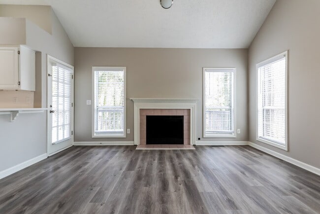 Photo - 25 Karen Camille Dr NW