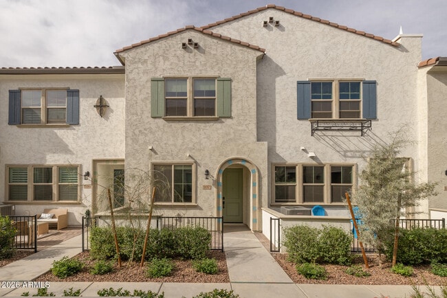Building Photo - 2629 S Equestrian Dr