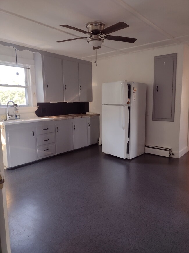 Building Photo - 6 Hallowell St Unit for rent